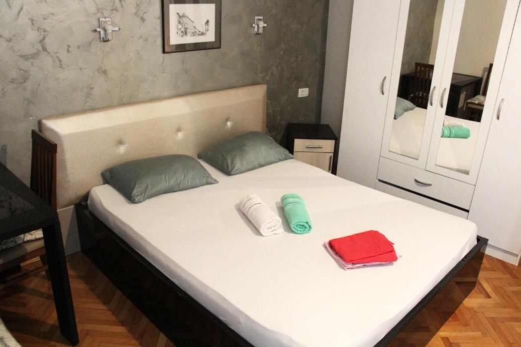 Grand Park Rooms Podgoriţa Exterior foto